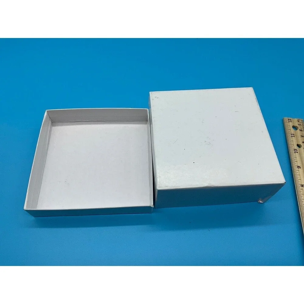 D&G White Gift Box 5x5x2 with Dust Cover Authentic SEE IMAGES BOX ONLY Luxury
